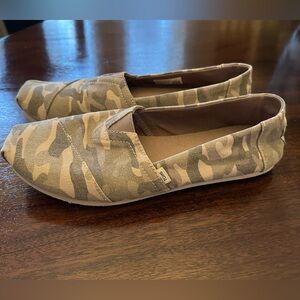 Toms Women's Size 9 Alpargata Slip On Flats Taupe Grey Camouflage